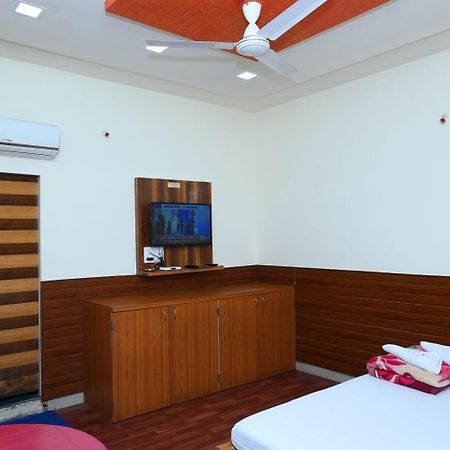 P P Lodging Pune Exterior photo