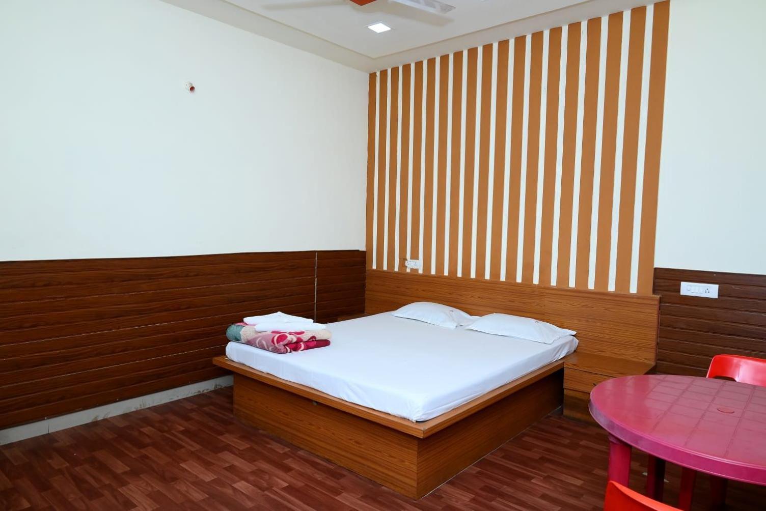 P P Lodging Pune Exterior photo