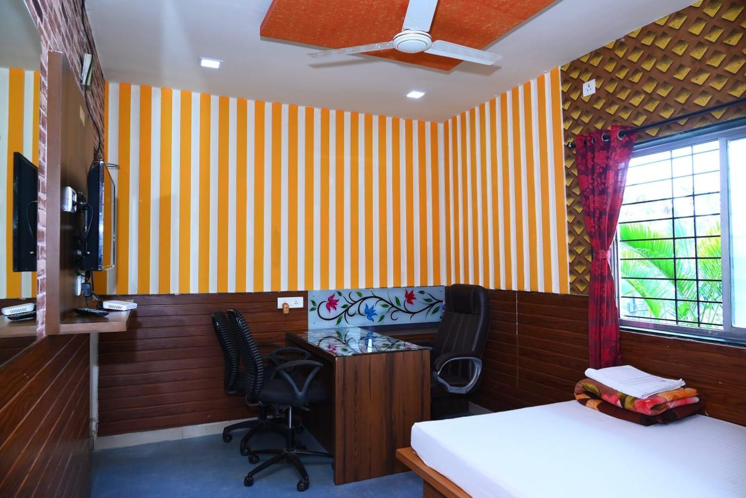 P P Lodging Pune Exterior photo