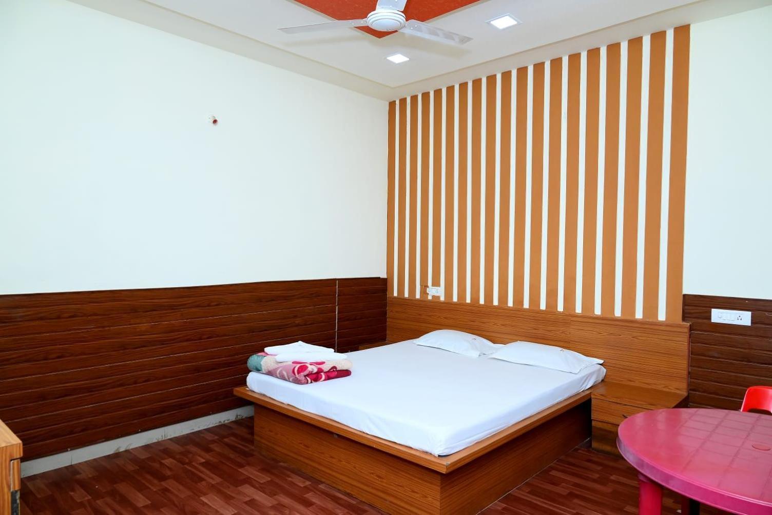 P P Lodging Pune Exterior photo