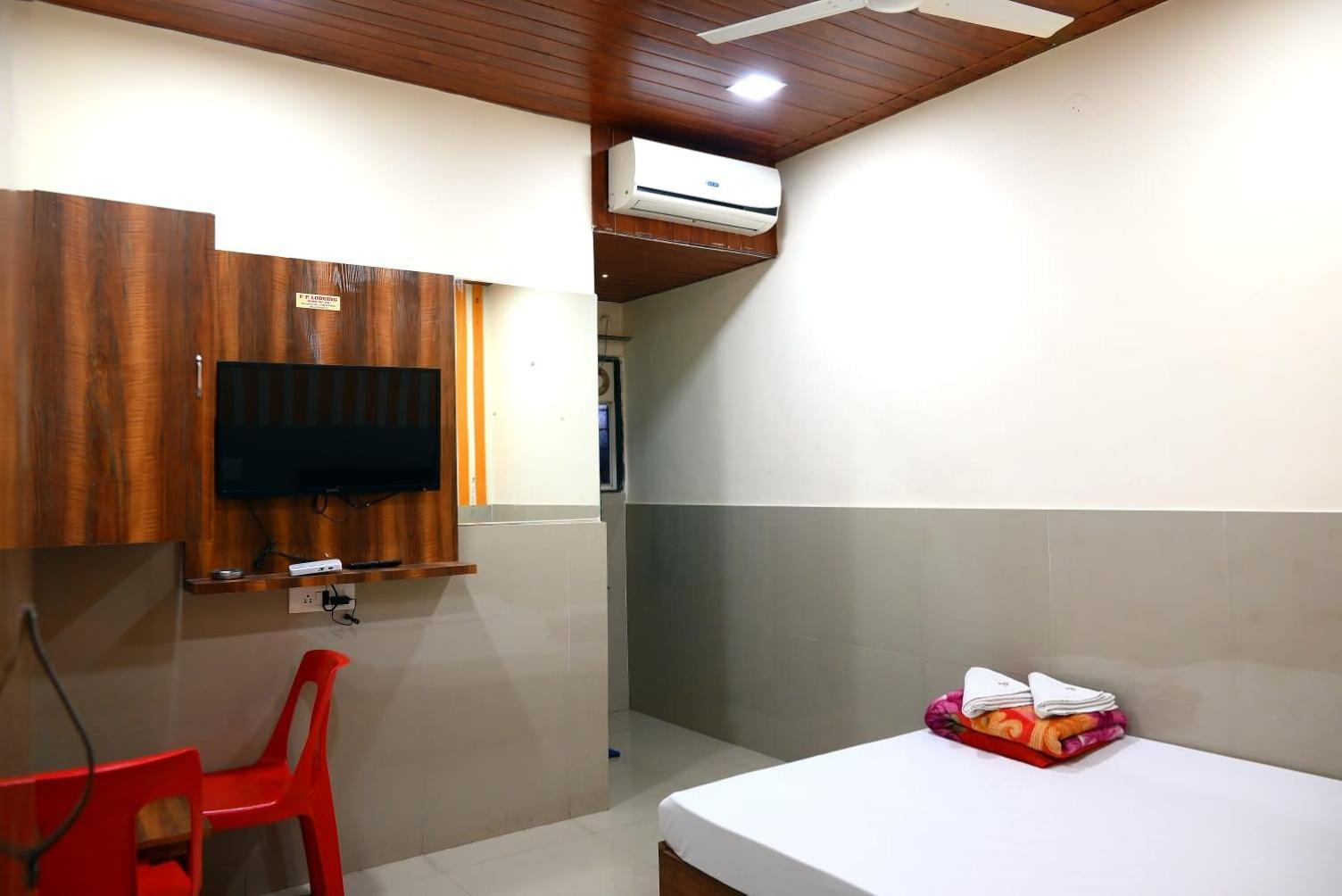 P P Lodging Pune Exterior photo